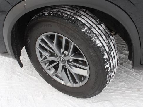 Used 2024 Nissan Rogue S image 18