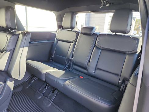 Used 2025 Ford Expedition Platinum w/ Stealth Performance Package image 16