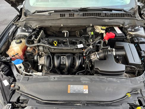 Used 2016 Ford Fusion SE FWD image 22