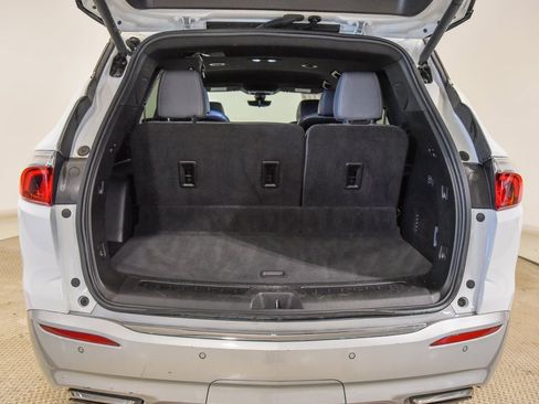 Used 2024 Buick Enclave Premium image 13