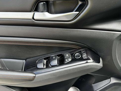 Used 2023 Nissan Altima 2.5 SR image 16