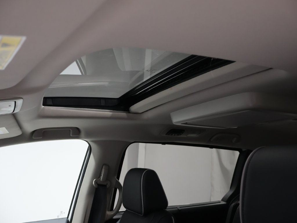 Used 2026 Honda Odyssey Touring image 10