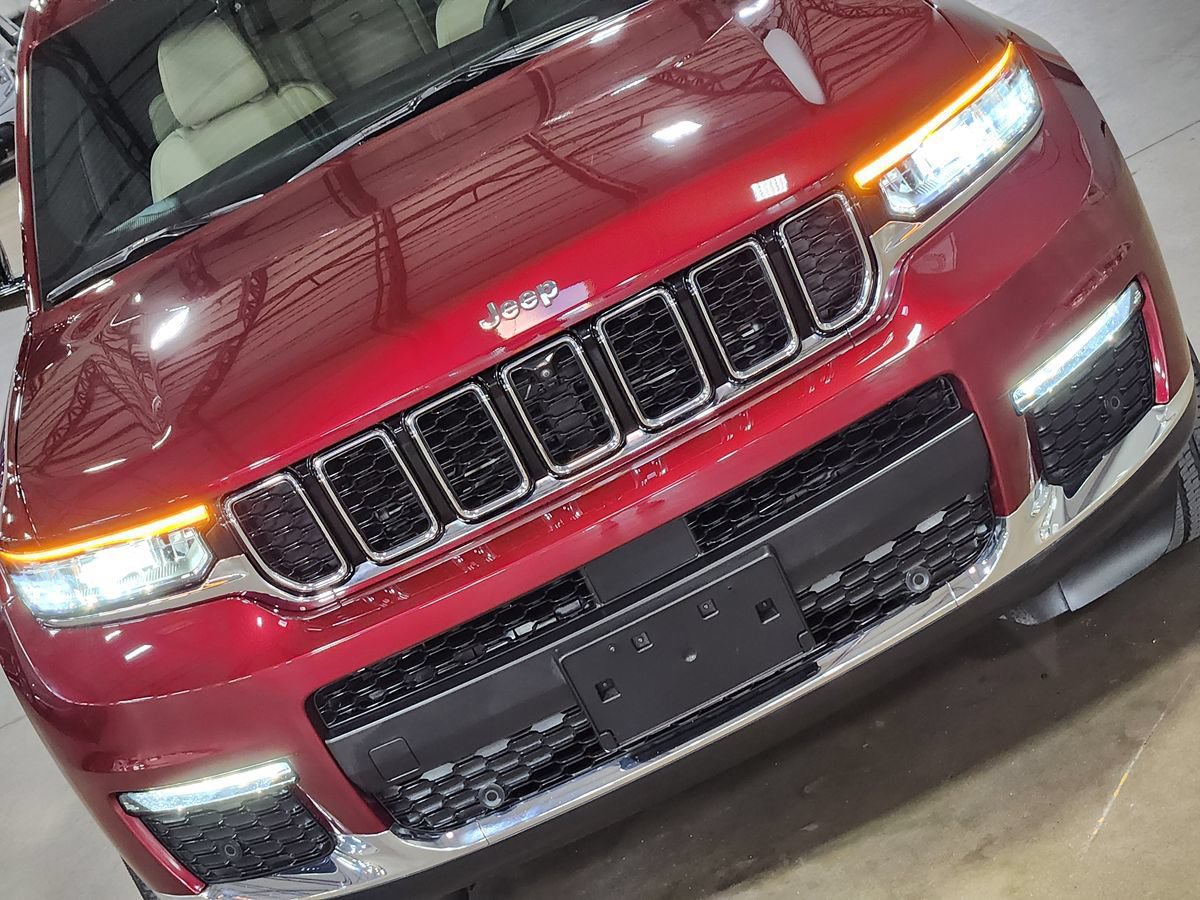 Used 2023 Jeep Grand Cherokee L Limited w/ Luxury Tech Group II RWD image 19
