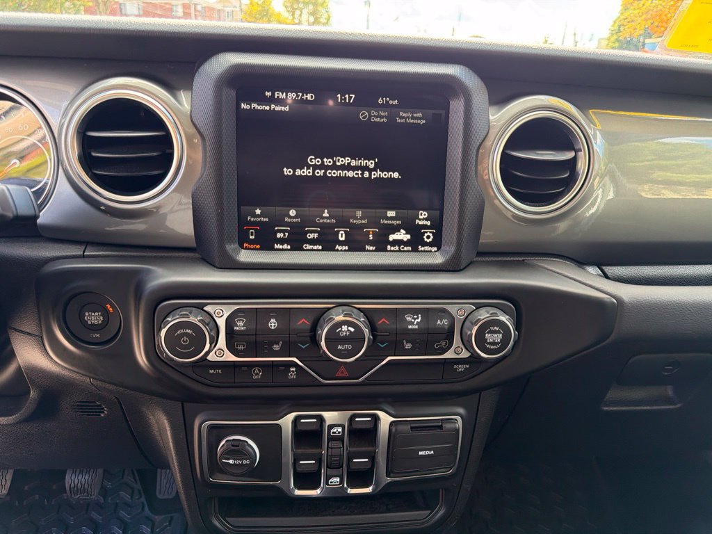 Used 2022 Jeep Gladiator Overland w/ Cold Weather Group AWD/4WD image 21