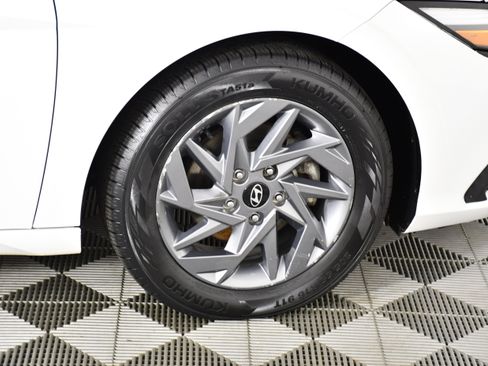Used 2024 Hyundai Elantra SEL FWD image 50