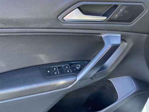 Used 2021 Volkswagen Tiguan SE R-Line image 18