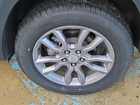 Certified 2024 GMC Terrain SLT image 11