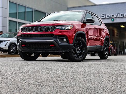 Used 2024 Jeep Compass Trailhawk image 2