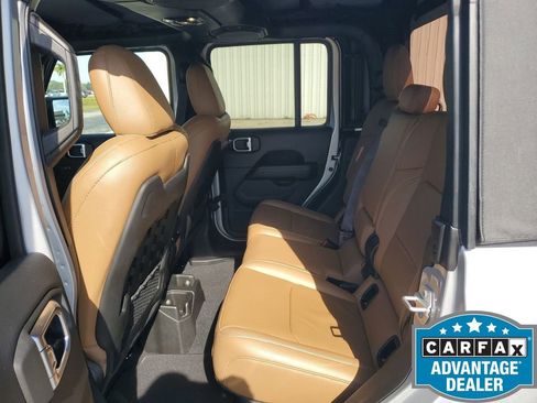 Used 2023 Jeep Gladiator Rubicon w/ LED Lighting Group image 25