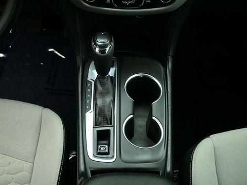 Used 2021 Chevrolet Equinox LS image 7