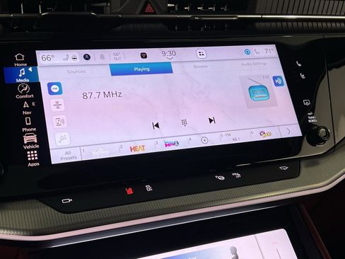 Used 2024 Jeep Wagoneer Launch Edition image 19