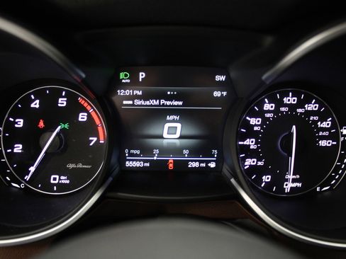 Used 2019 Alfa Romeo Stelvio Ti image 18