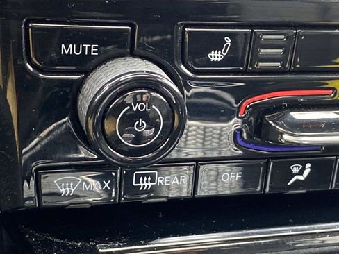 Certified 2022 Jeep Grand Cherokee Limited image 15