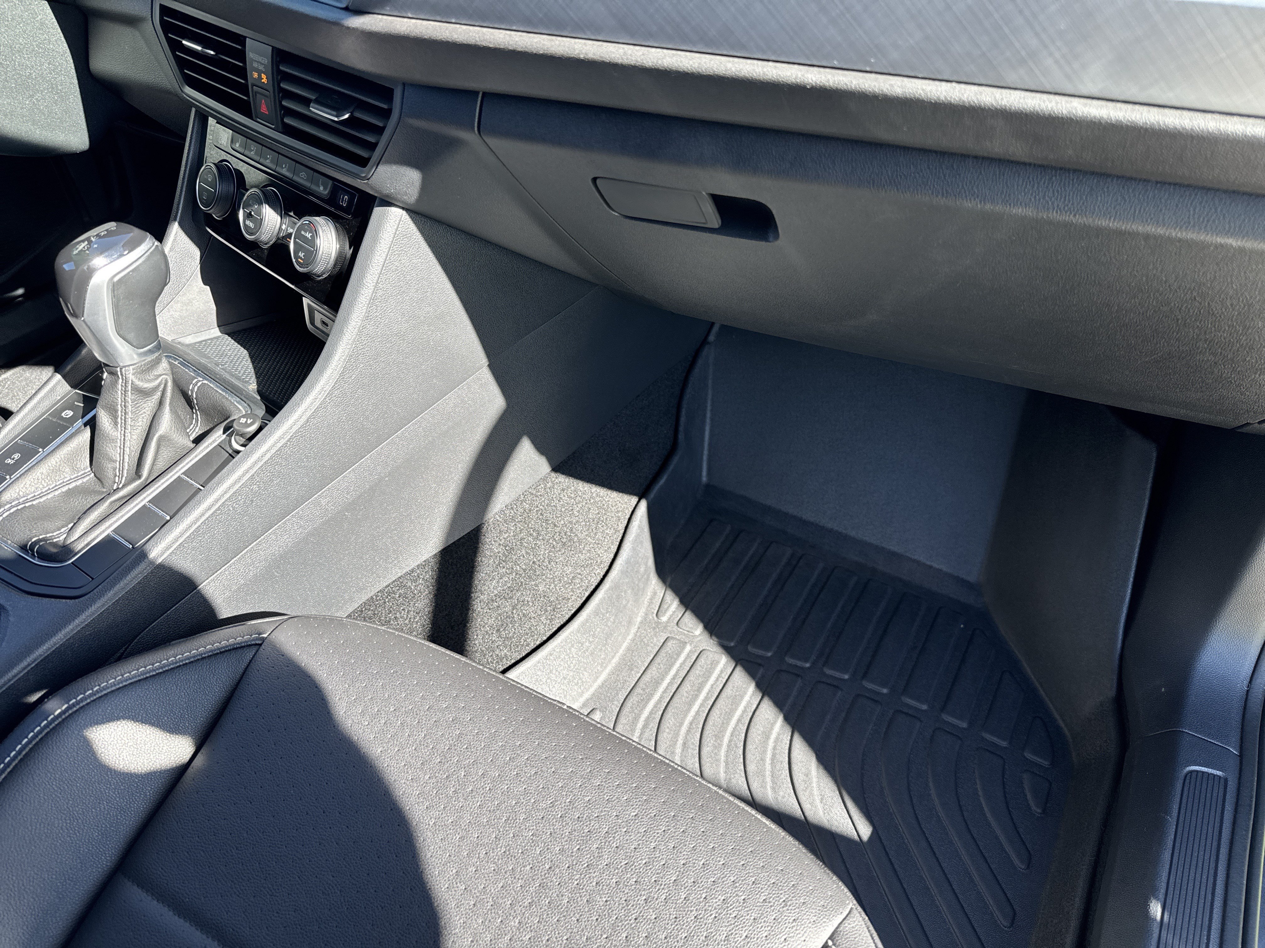 Used 2023 Volkswagen Jetta SE FWD image 22
