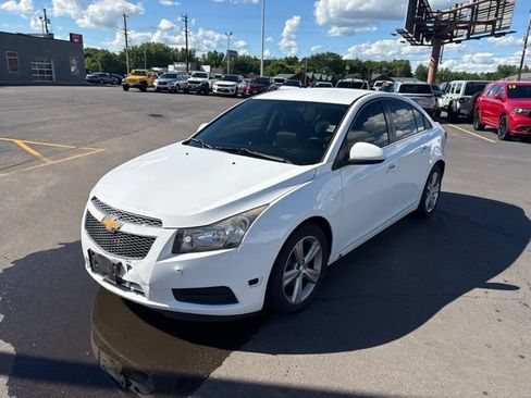 Used 2014 Chevrolet Cruze LT FWD image 3