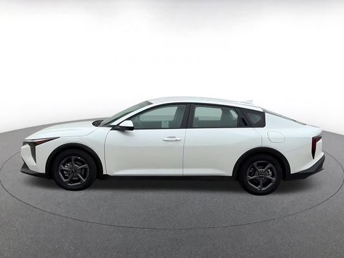 Used 2025 Kia K4 LXS image 9