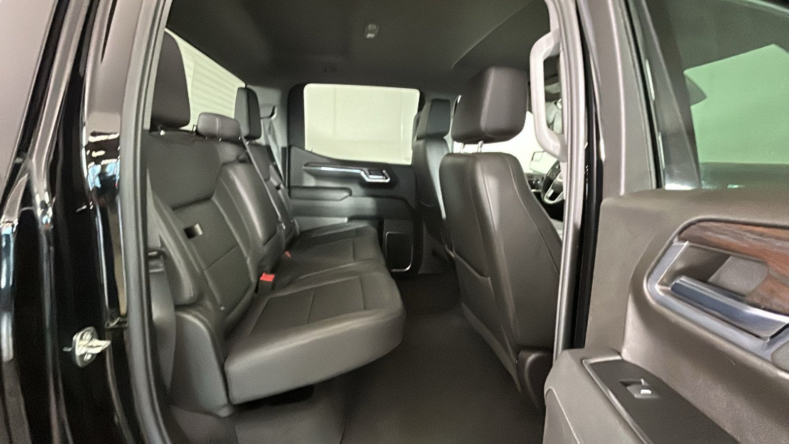 Used 2023 GMC Sierra 1500 SLT w/ SLT Convenience Package AWD/4WD image 34