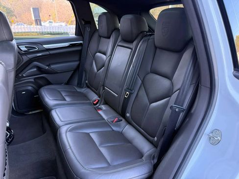 Used 2017 Porsche Cayenne S AWD/4WD image 15