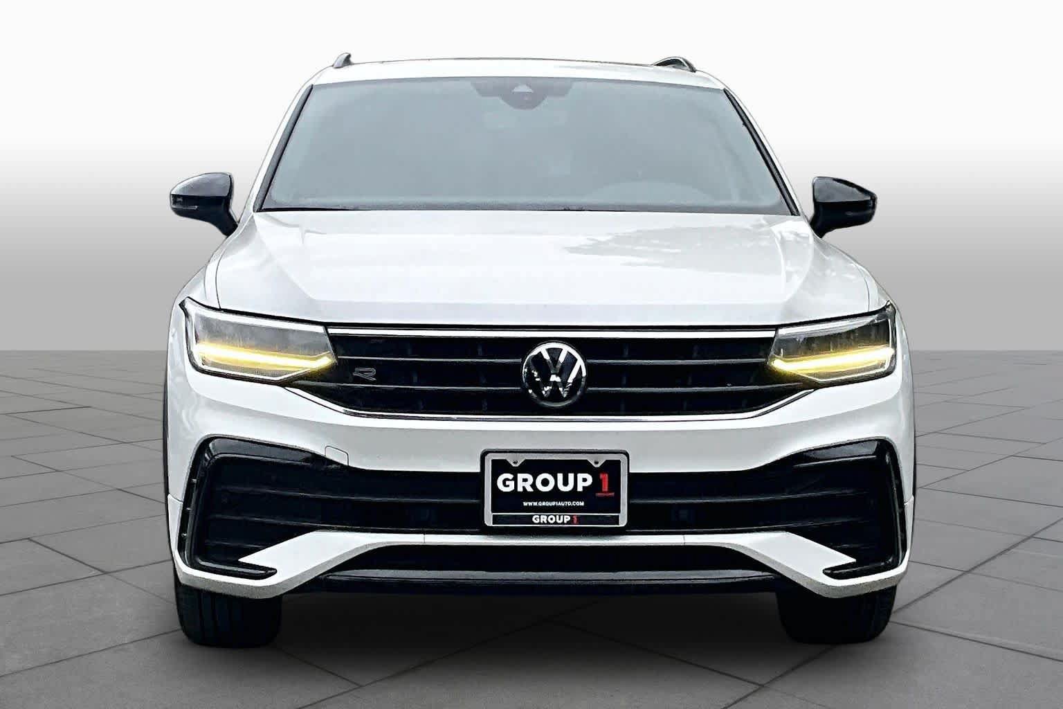 Used 2022 Volkswagen Tiguan SE R-Line FWD image 4