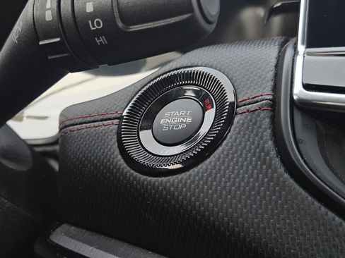 Used 2025 Jeep Compass Trailhawk image 20