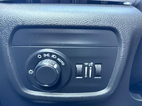 Used 2025 Jeep Grand Cherokee L Altitude AWD/4WD image 29