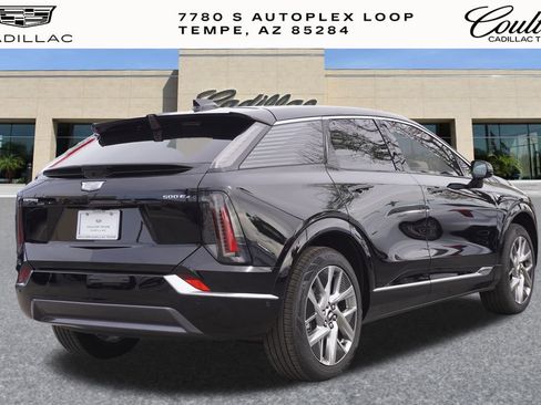 New 2026 Cadillac Optiq Luxury 1 image 3