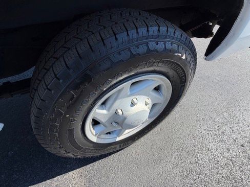 Used 2009 Ford E-350 and Econoline 350 Super Duty image 10