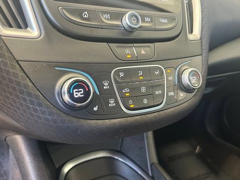 Used 2025 Chevrolet Malibu LT FWD image 34