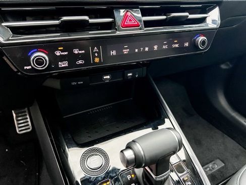 New 2025 Kia Niro EX Touring image 21