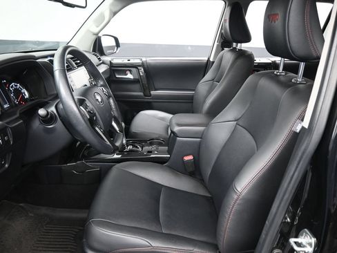 Used 2023 Toyota 4Runner TRD Off-Road Premium w/ Moonroof Package AWD/4WD image 9