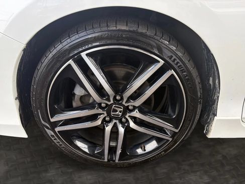 Used 2017 Honda Accord Touring image 36