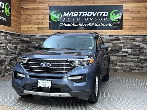 Used 2021 Ford Explorer XLT w/ Equipment Group 202A AWD/4WD image 9