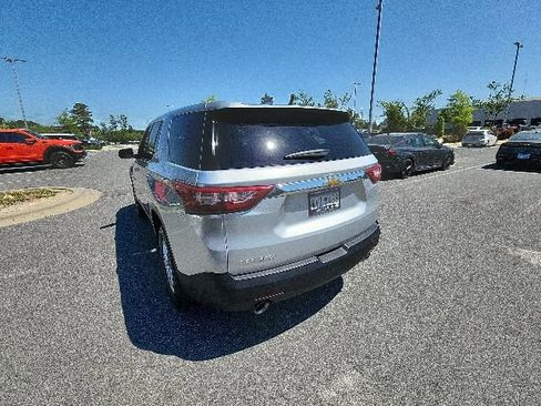 Used 2020 Chevrolet Traverse LS image 7