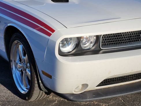 Used 2011 Dodge Challenger R/T image 10