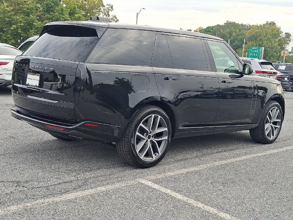 New 2026 Land Rover Range Rover Long Wheelbase SE AWD/4WD image 3
