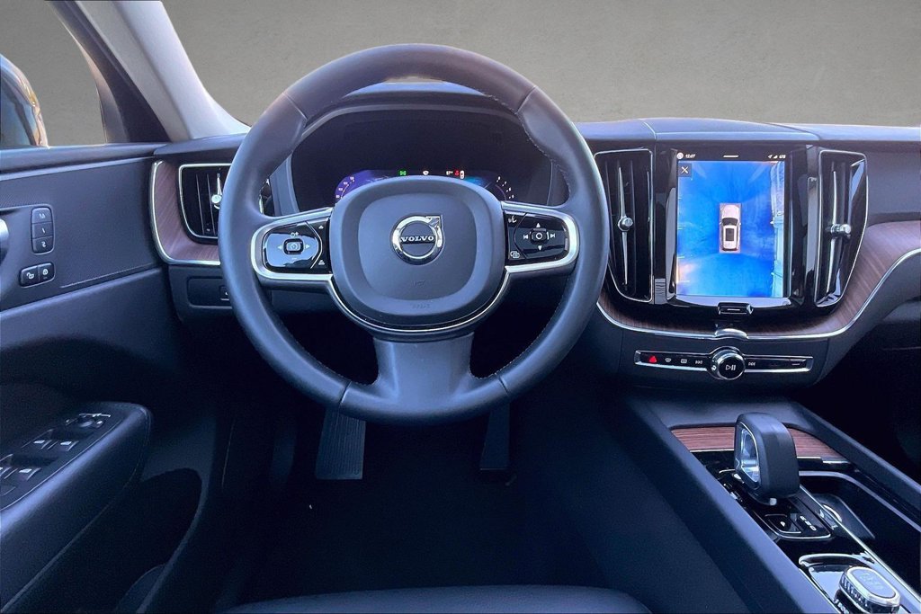 Used 2024 Volvo XC60 B5 Plus w/ Protection Package Premier AWD/4WD image 9