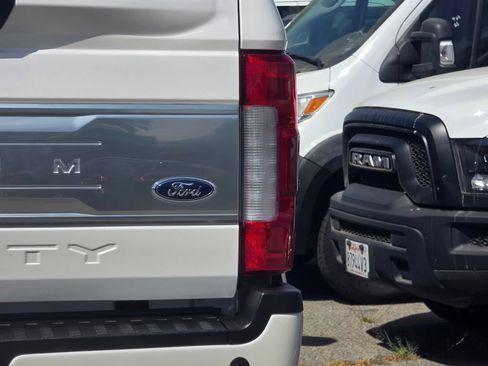Used 2018 Ford F350 Platinum w/ Platinum Ultimate Package AWD/4WD image 8
