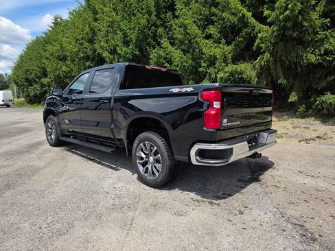 Used 2023 Chevrolet Silverado 1500 LT AWD/4WD image 2