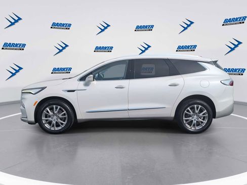 Used 2023 Buick Enclave Essence w/ Experience Buick Package image 5