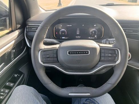 Used 2023 Jeep Wagoneer Series III w/ Premium Group I image 34