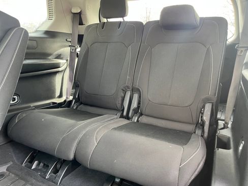 Used 2023 Jeep Grand Cherokee L Laredo image 25