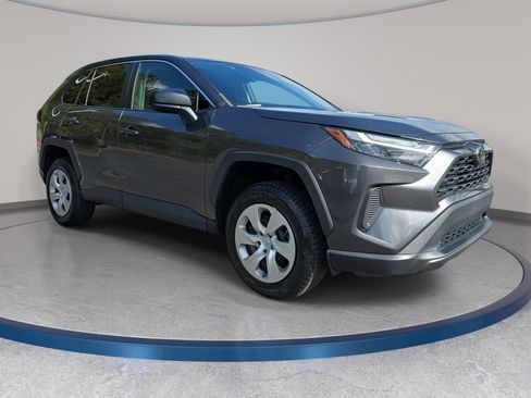 Used 2023 Toyota RAV4 LE image 3