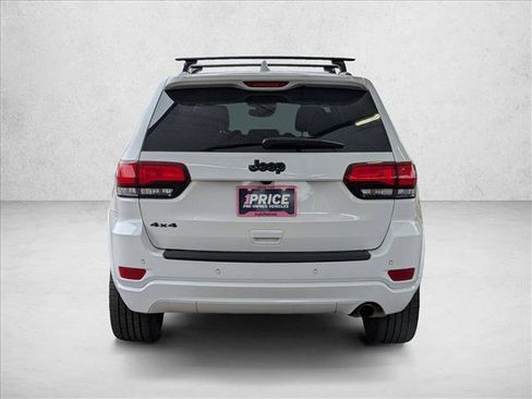 Used 2021 Jeep Grand Cherokee Laredo X image 6