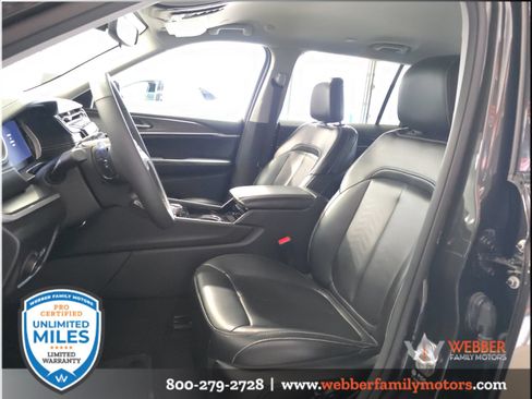 Used 2023 Jeep Grand Cherokee L Limited w/ Trailer Tow Group (B) AWD/4WD image 11