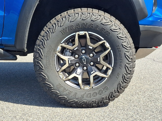 Used 2023 Chevrolet Colorado ZR2 AWD/4WD image 8