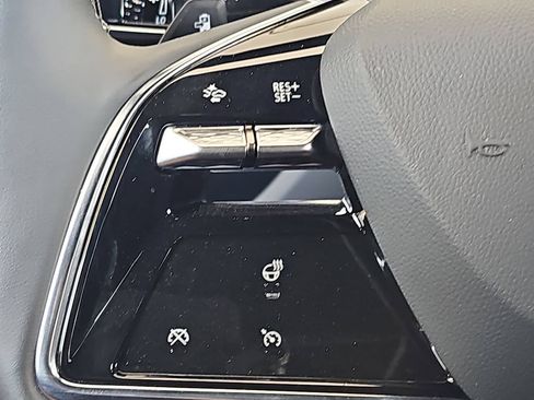 Certified 2025 Cadillac Lyriq Luxury w/ LPO, Floor Liner Package AWD/4WD image 17