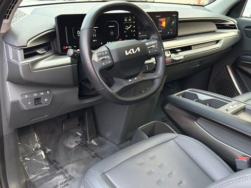 Used 2024 Kia EV9 Wind AWD/4WD image 26