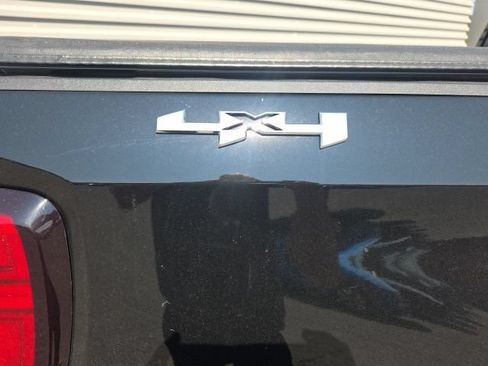 Used 2024 GMC Sierra 1500 Elevation AWD/4WD image 9