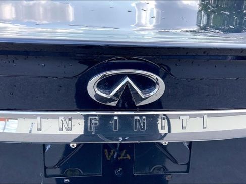 Used 2018 INFINITI Q70 Luxe AWD/4WD image 31