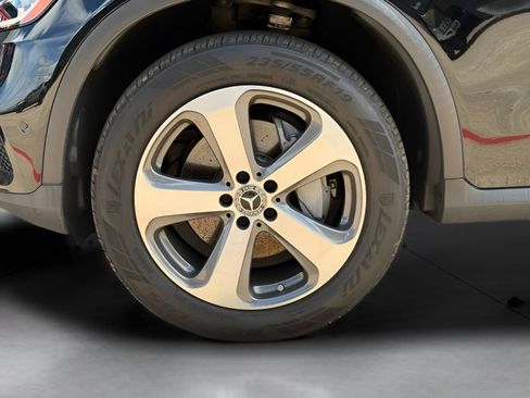 Used 2022 Mercedes-Benz GLC 300 w/ Premium Package Lite image 32